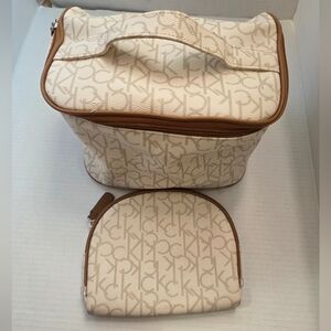 Calvin Klein Logo Makeup Travel Bag White/Tan Zip Around Large Toiletries Set